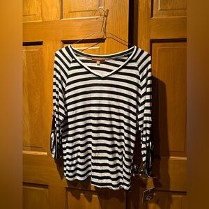 Tracey Ellen V Nevk, size XL 🍎